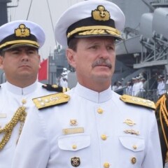 VICEALMIRANTE THORNBERRY Y SUS BUQUES NO SIRVIERON DE PUENTE MARÍTIMO EN SUFRIDO ÉXODO DE PERUANOS EN PANDEMIA Y EL FAENÓN DE S/. 420 MILLONES POR CONVENIOS.