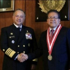 EX JEFE DE MIGRACIONES IMPLICADO EN FUGA DEL JUEZ HINOSTROZA, AHORA ABOGA AL ALMIRANTE RÍOS E INFLUYÓ PARA QUE SENTENCIE A TESTIGO EN CASO “CARPAS”.