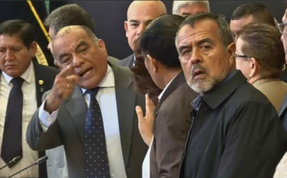 SE KIEBRA SENADOR EXTREMISTA IVER MARAVÍ POR INSULTAR Y PROVOCAR AL MINISTRO DEL INTERIOR, CESAR ASTUDILLO.